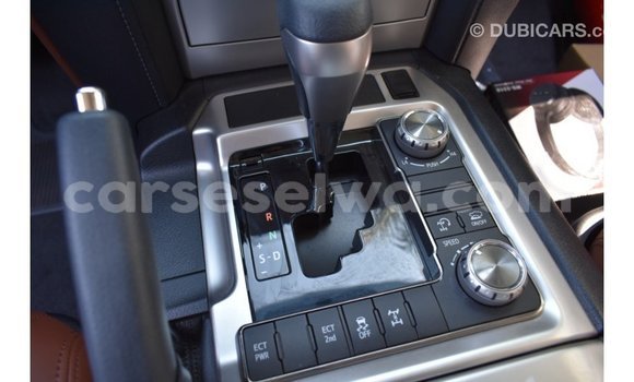 Buy Import Toyota Land Cruiser White Car in Import - Dubai in East Mahé Buy Import Toyota Land Cruiser White Car in Import - Dubai in East Mahé