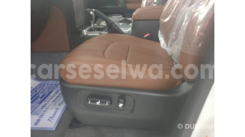 Big with watermark toyota land cruiser east mah%c3%a9 import dubai 5273