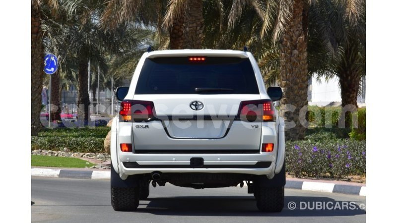Big with watermark toyota land cruiser east mah%c3%a9 import dubai 5273