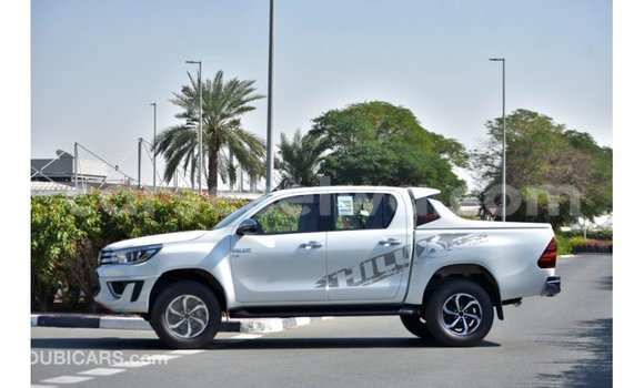 Buy Import Toyota Hilux White Car in Import - Dubai in East Mahé Buy Import Toyota Hilux White Car in Import - Dubai in East Mahé