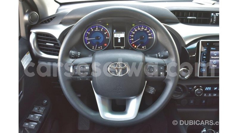 Big with watermark toyota hilux east mah%c3%a9 import dubai 5276