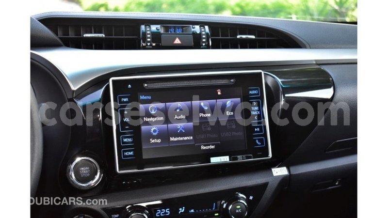 Big with watermark toyota hilux east mah%c3%a9 import dubai 5276