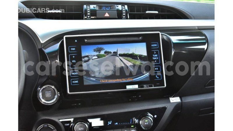 Big with watermark toyota hilux east mah%c3%a9 import dubai 5276