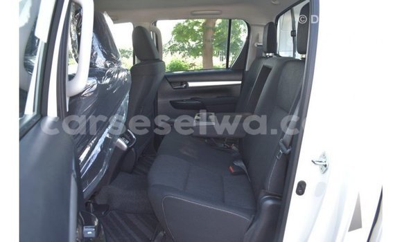 Buy Import Toyota Hilux White Car in Import - Dubai in East Mahé Buy Import Toyota Hilux White Car in Import - Dubai in East Mahé