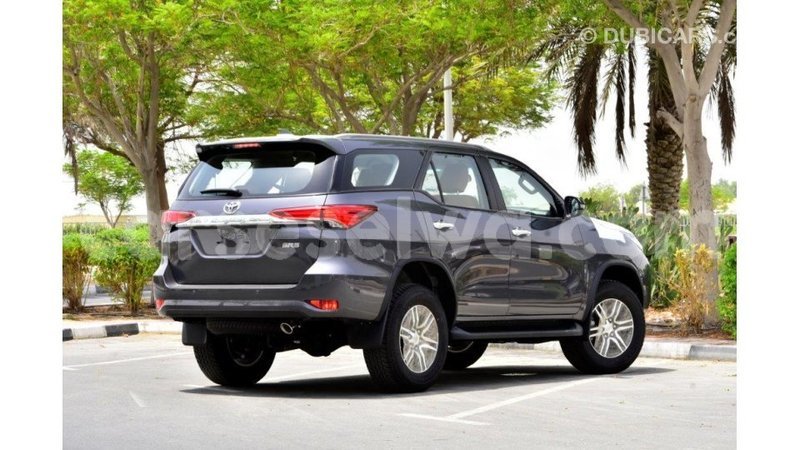 Big with watermark toyota fortuner east mah%c3%a9 import dubai 5277