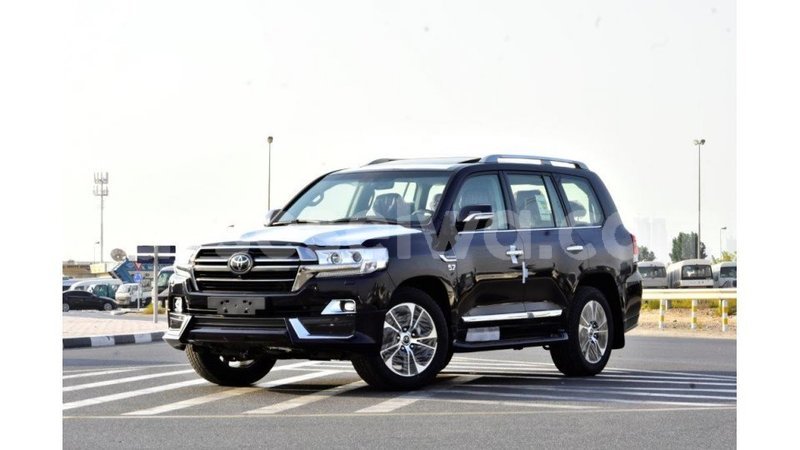 Big with watermark toyota land cruiser east mah%c3%a9 import dubai 5278