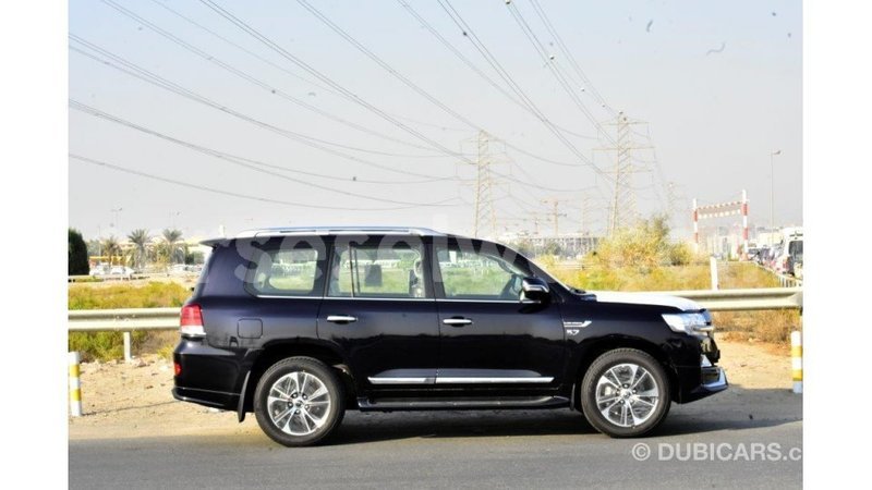 Big with watermark toyota land cruiser east mah%c3%a9 import dubai 5278