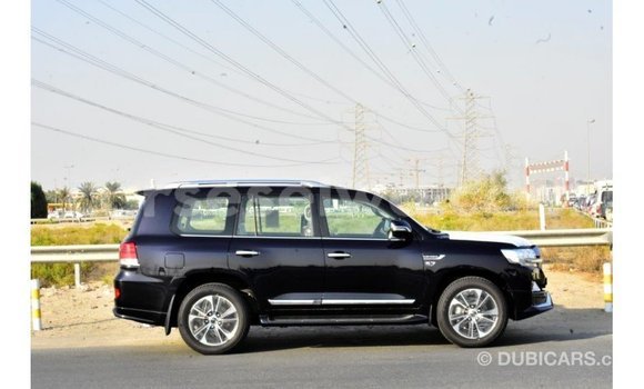 Buy Import Toyota Land Cruiser Black Car in Import - Dubai in East Mahé Buy Import Toyota Land Cruiser Black Car in Import - Dubai in East Mahé
