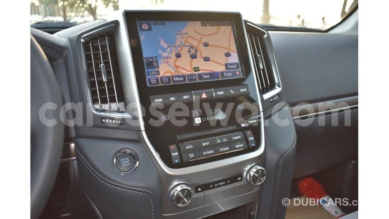 Big with watermark toyota land cruiser east mah%c3%a9 import dubai 5278