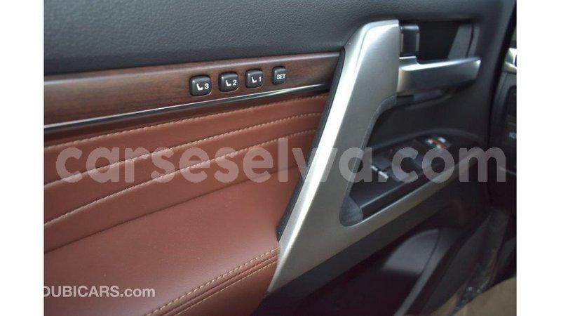 Big with watermark toyota land cruiser east mah%c3%a9 import dubai 5278