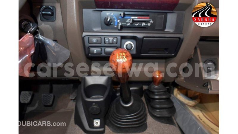 Big with watermark toyota land cruiser east mah%c3%a9 import dubai 5280