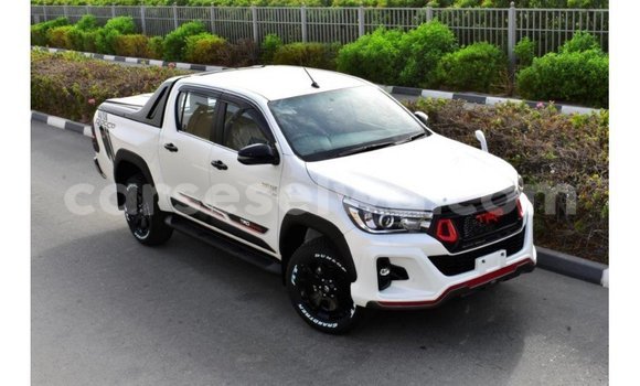 Buy Import Toyota Hilux White Car in Import - Dubai in East Mahé Buy Import Toyota Hilux White Car in Import - Dubai in East Mahé