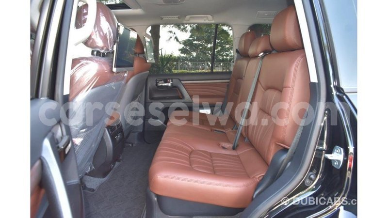 Big with watermark toyota land cruiser east mah%c3%a9 import dubai 5283