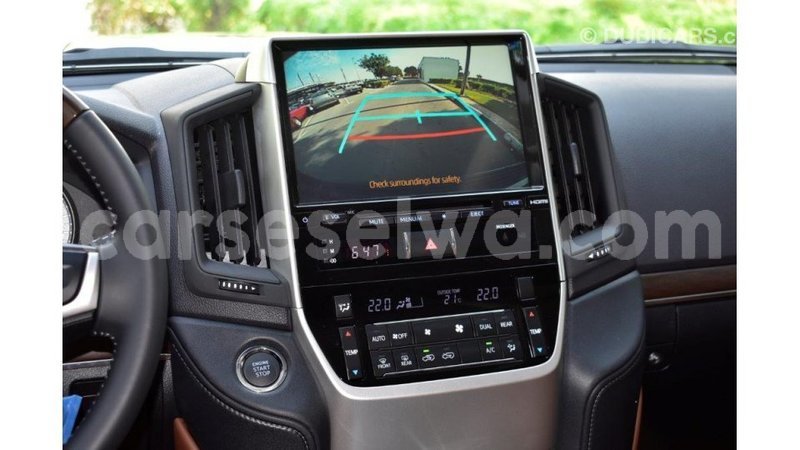 Big with watermark toyota land cruiser east mah%c3%a9 import dubai 5283