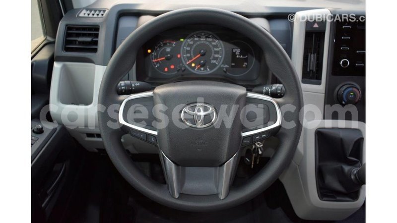 Big with watermark toyota hiace east mah%c3%a9 import dubai 5285