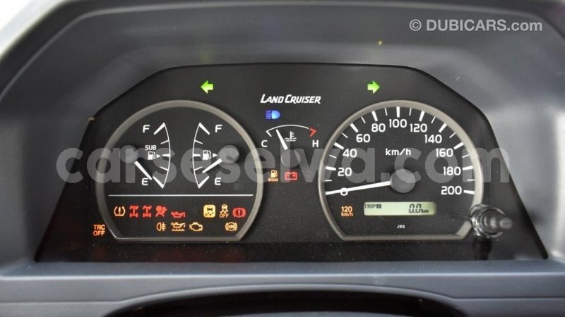 Big with watermark toyota land cruiser east mah%c3%a9 import dubai 5286