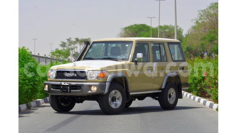 Big with watermark toyota land cruiser east mah%c3%a9 import dubai 5287