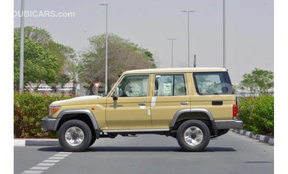 Buy Import Toyota Land Cruiser Beige Car in Import - Dubai in East Mahé Buy Import Toyota Land Cruiser Beige Car in Import - Dubai in East Mahé