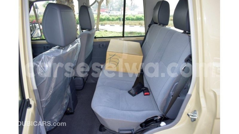 Big with watermark toyota land cruiser east mah%c3%a9 import dubai 5287