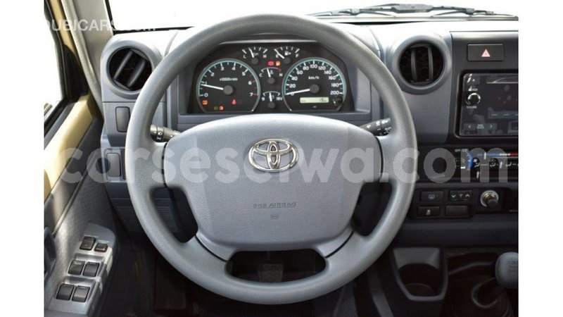 Big with watermark toyota land cruiser east mah%c3%a9 import dubai 5287