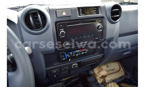 Buy Import Toyota Land Cruiser Beige Car in Import - Dubai in East Mahé Buy Import Toyota Land Cruiser Beige Car in Import - Dubai in East Mahé