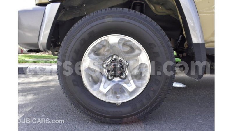 Big with watermark toyota land cruiser east mah%c3%a9 import dubai 5287