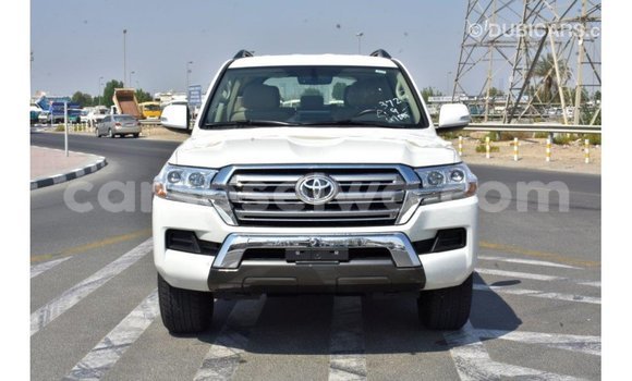 Buy Import Toyota Land Cruiser White Car in Import - Dubai in East Mahé Buy Import Toyota Land Cruiser White Car in Import - Dubai in East Mahé