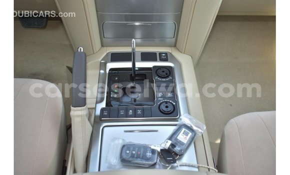 Buy Import Toyota Land Cruiser White Car in Import - Dubai in East Mahé Buy Import Toyota Land Cruiser White Car in Import - Dubai in East Mahé