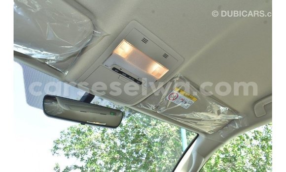 Buy Import Toyota Land Cruiser White Car in Import - Dubai in East Mahé Buy Import Toyota Land Cruiser White Car in Import - Dubai in East Mahé