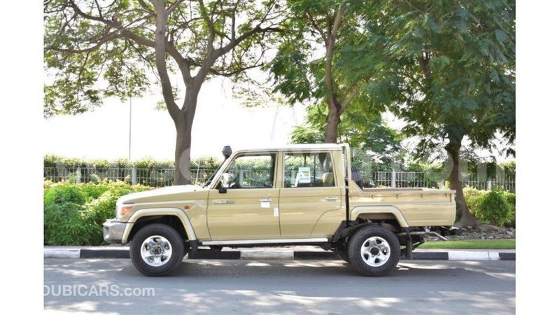 Big with watermark toyota land cruiser east mah%c3%a9 import dubai 5293