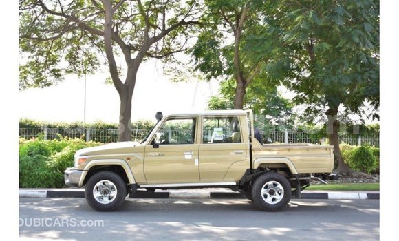 Buy Import Toyota Land Cruiser Beige Car in Import - Dubai in East Mahé Buy Import Toyota Land Cruiser Beige Car in Import - Dubai in East Mahé