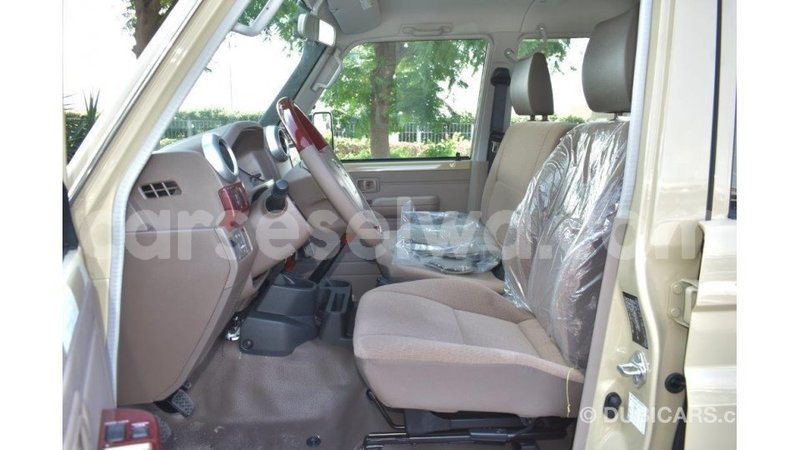 Big with watermark toyota land cruiser east mah%c3%a9 import dubai 5293