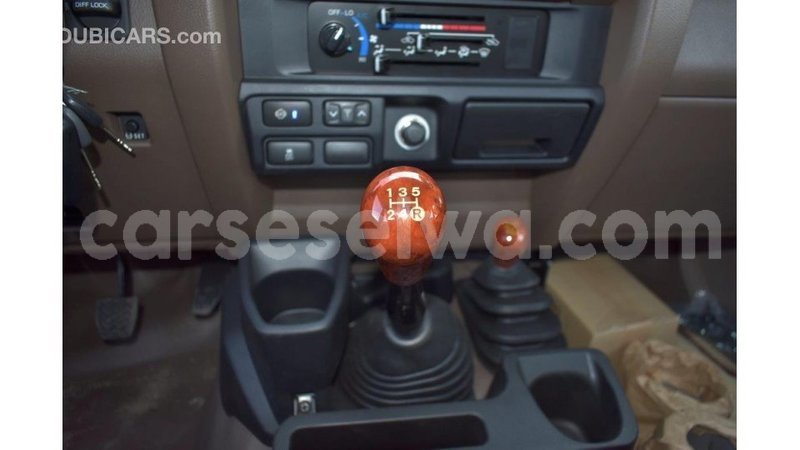 Big with watermark toyota land cruiser east mah%c3%a9 import dubai 5293