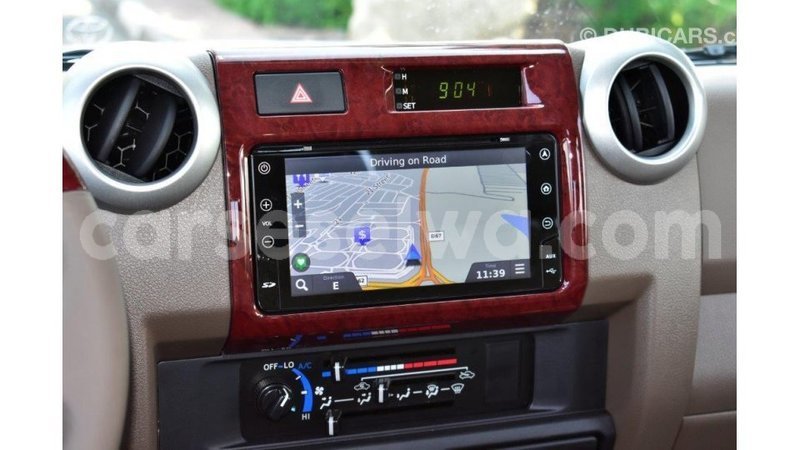 Big with watermark toyota land cruiser east mah%c3%a9 import dubai 5293