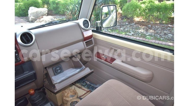 Big with watermark toyota land cruiser east mah%c3%a9 import dubai 5293