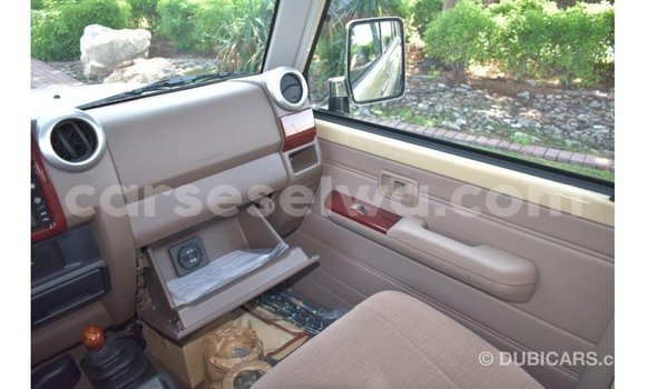 Buy Import Toyota Land Cruiser Beige Car in Import - Dubai in East Mahé Buy Import Toyota Land Cruiser Beige Car in Import - Dubai in East Mahé