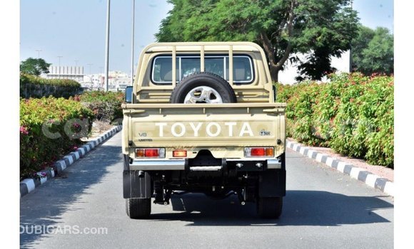 Buy Import Toyota Land Cruiser Beige Car in Import - Dubai in East Mahé Buy Import Toyota Land Cruiser Beige Car in Import - Dubai in East Mahé