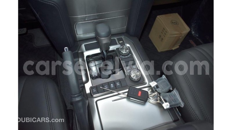 Big with watermark toyota land cruiser east mah%c3%a9 import dubai 5298