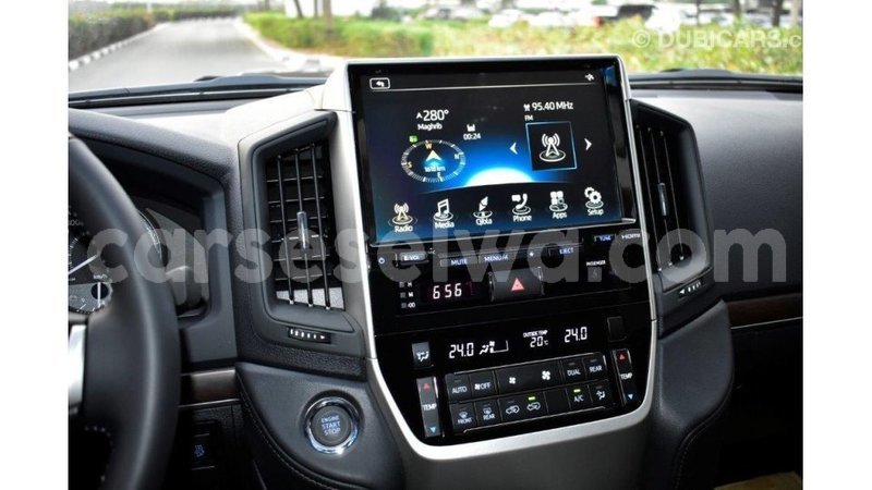 Big with watermark toyota land cruiser east mah%c3%a9 import dubai 5298