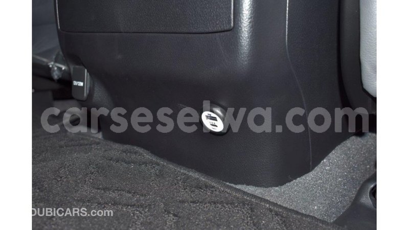 Big with watermark toyota land cruiser east mah%c3%a9 import dubai 5298
