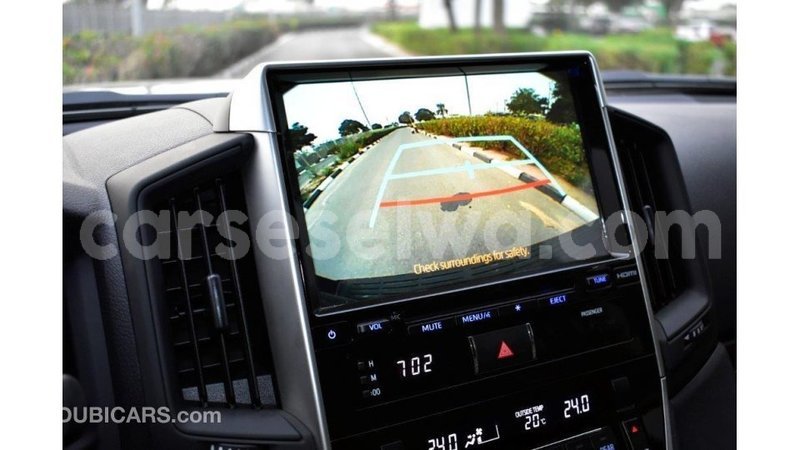 Big with watermark toyota land cruiser east mah%c3%a9 import dubai 5298