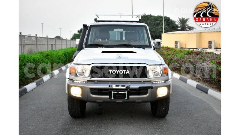 Big with watermark toyota land cruiser east mah%c3%a9 import dubai 5300