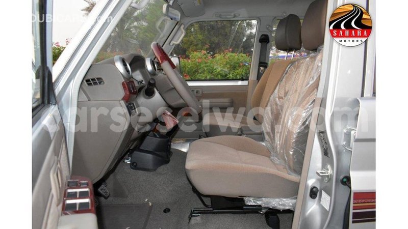 Big with watermark toyota land cruiser east mah%c3%a9 import dubai 5300