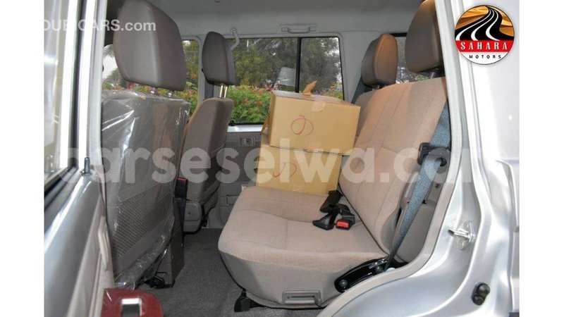 Big with watermark toyota land cruiser east mah%c3%a9 import dubai 5300