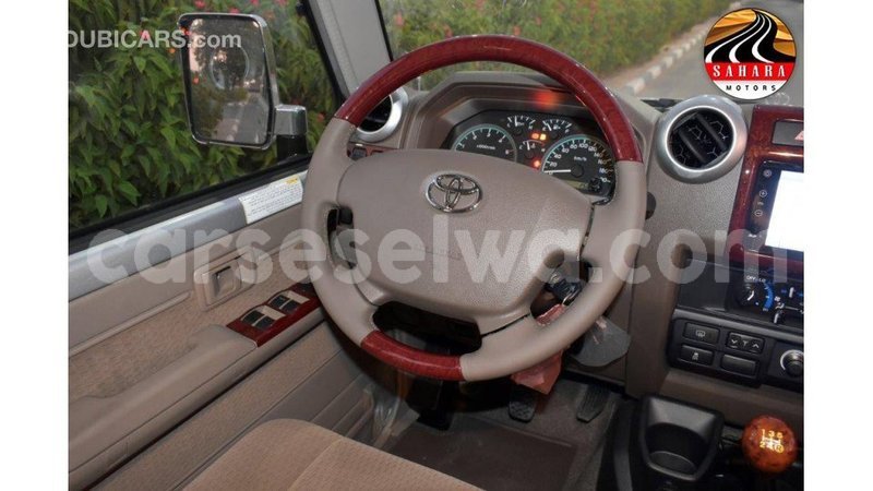 Big with watermark toyota land cruiser east mah%c3%a9 import dubai 5300