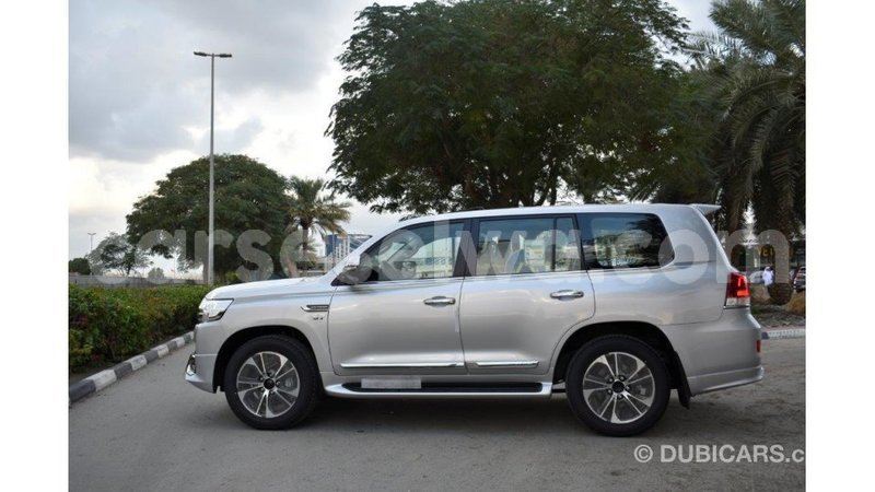 Big with watermark toyota land cruiser east mah%c3%a9 import dubai 5301