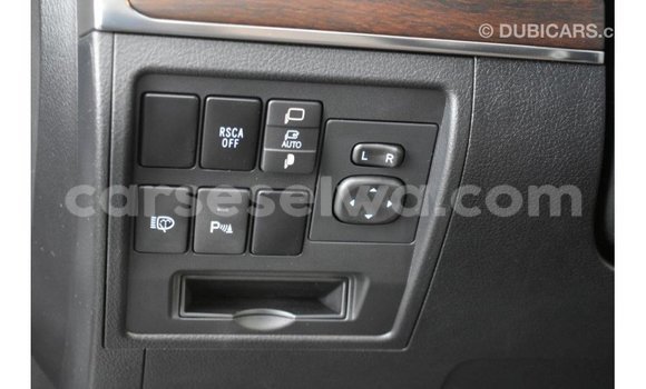 Buy Import Toyota Land Cruiser Other Car in Import - Dubai in East Mahé Buy Import Toyota Land Cruiser Other Car in Import - Dubai in East Mahé
