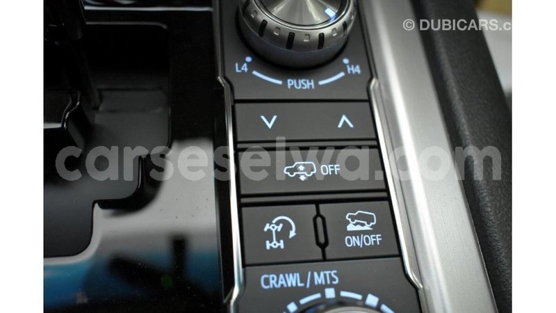 Big with watermark toyota land cruiser east mah%c3%a9 import dubai 5301