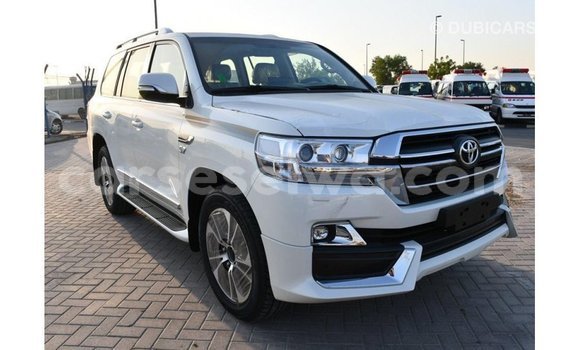 Buy Import Toyota Land Cruiser White Car in Import - Dubai in East Mahé Buy Import Toyota Land Cruiser White Car in Import - Dubai in East Mahé