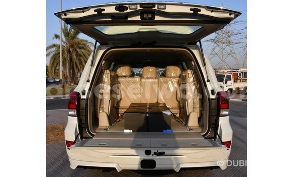 Buy Import Toyota Land Cruiser White Car in Import - Dubai in East Mahé Buy Import Toyota Land Cruiser White Car in Import - Dubai in East Mahé